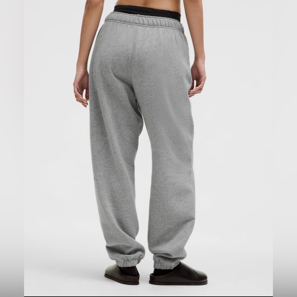 NWT - Lululemon Scuba Mid-Rise Oversized - Picture 3 of 16